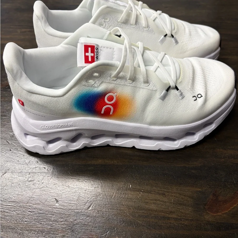 On Running Women’s  White Cloudtilt Athletic Shoes size 7 - Picture 3 of 6